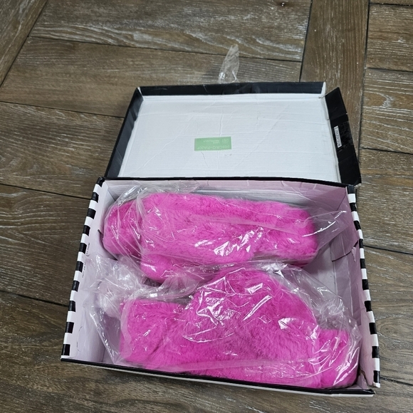 Lov Mark "The Jasmin Slipper" - Picture 9 of 10